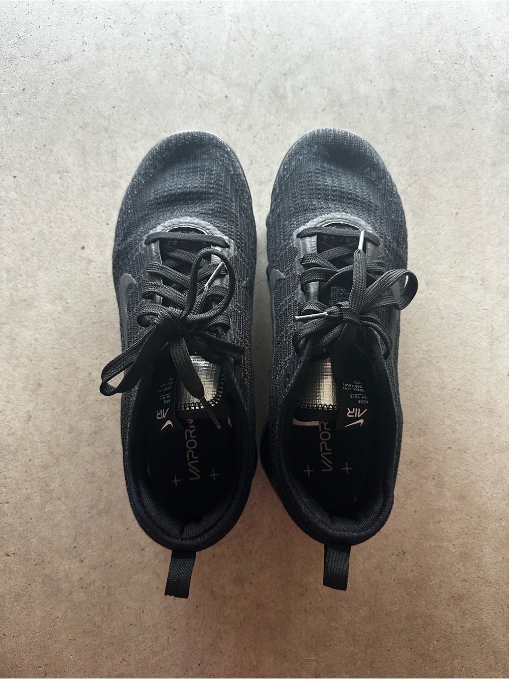 Nike Air VaporMax 2020 Flyknit Triple Black GS Youth 7Y Women’s 8.5